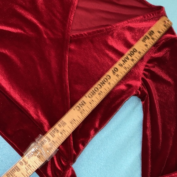 FOREVER 21 velvet red crop top faux wrap style V neck long belt ties NEW size M - Picture 10 of 12